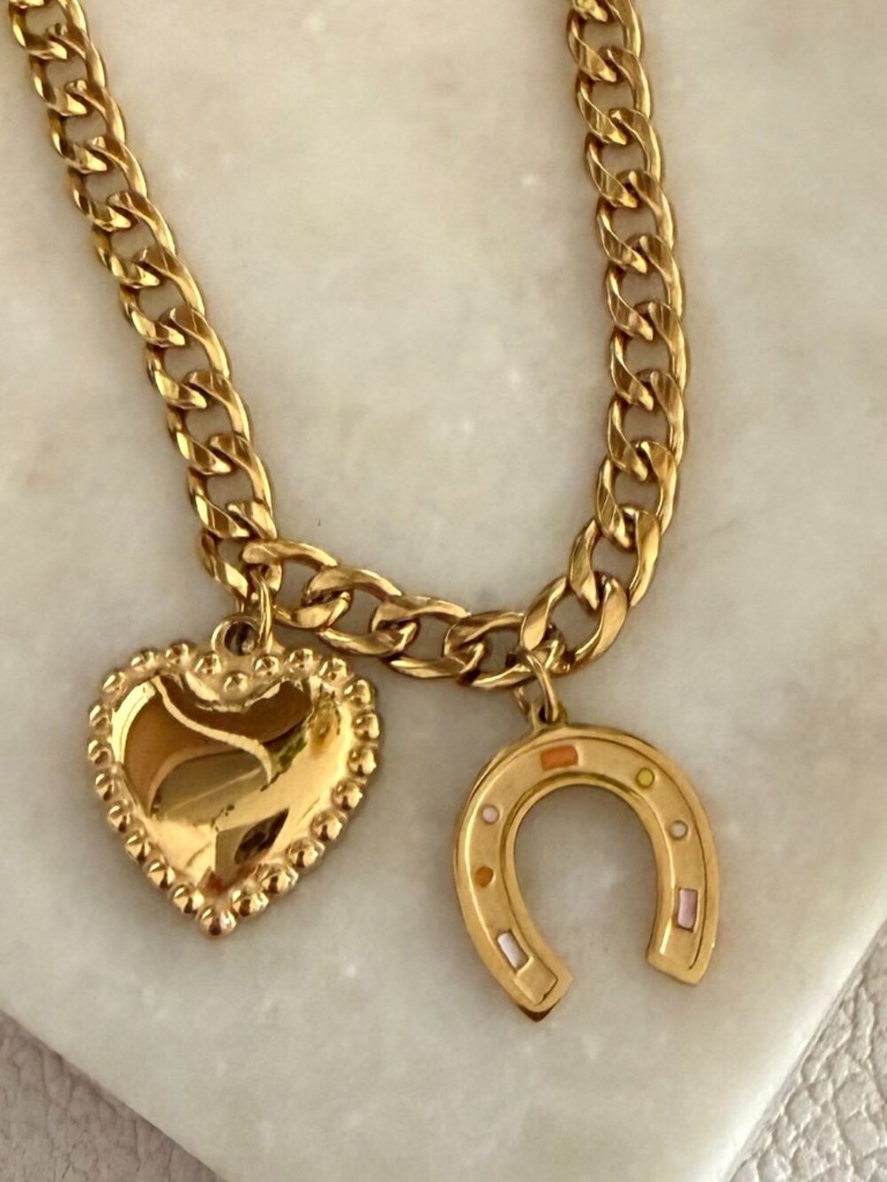 NWT Gold Plated Chunky Curb Chain Heart & Horseshoe Charm Necklace